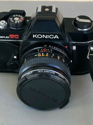 Konica Autoreflex TC vintage 35mm film camera like new with two lenses