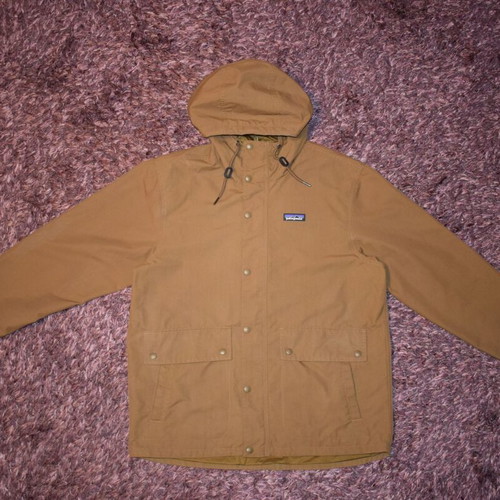 Patagonia men jacket size M like new, brown