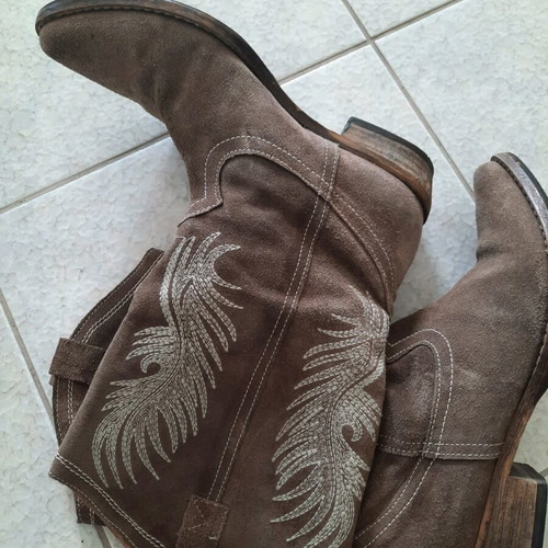 Cowboy boots leather like new, size 39, beige color