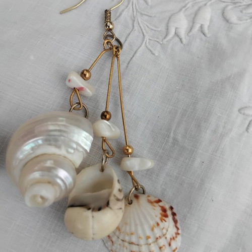 Boho earrings set of 2 with natural shells like new