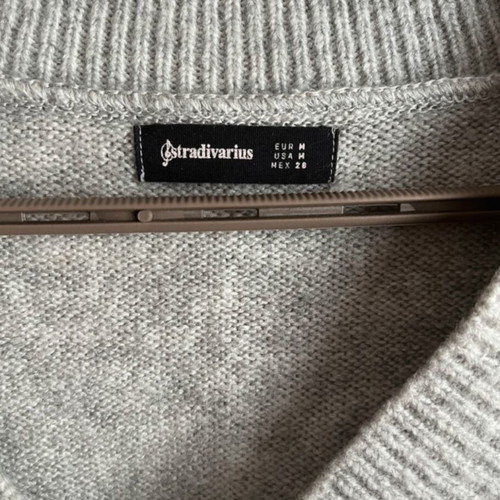 Stradivarius sweater like new, loose fit, size M