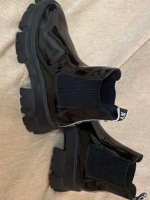 Steve Madden black boots size 37 new