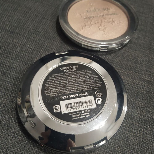 Isadora Snow Glow Powder highlighter like new