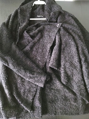 Petsete throw cardigan with button size M like new, black