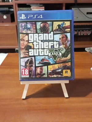 Grand Theft Auto 5 PS4 used, in very good condition