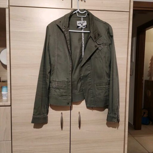 Volcom women's jacket like new, no small