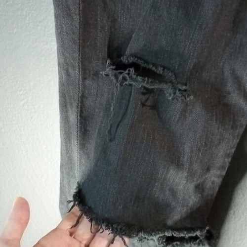 Levi Strauss & Co black jean with rips, size S, like new