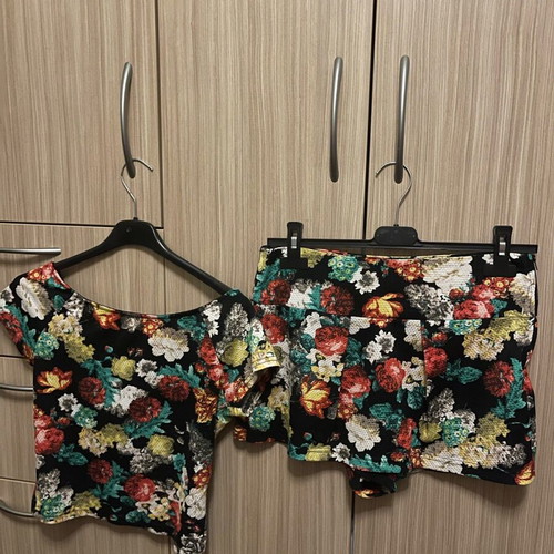 Set skirt-shorts with top like new