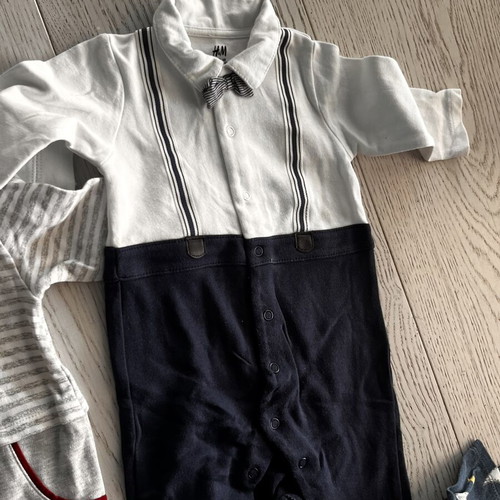 Set of 8 baby clothing pieces 6-9 months