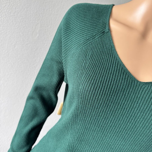 Dark green V-neck sweater size M/L