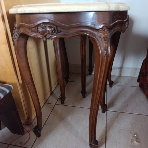 Classic style coffee table set like new, 3 pieces with marble top