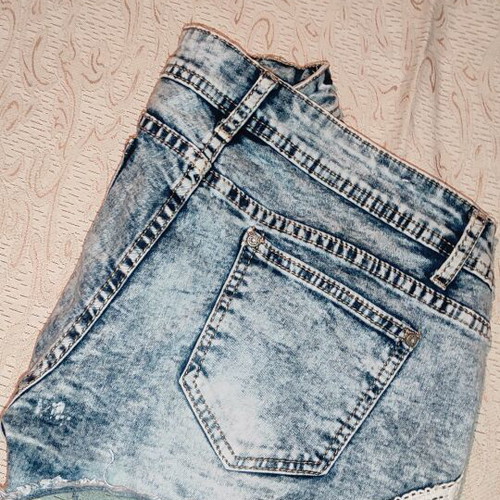 Tzin shorts small-medium