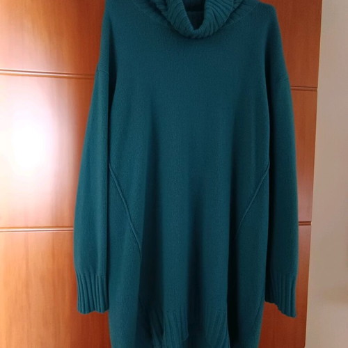 Benetton long sweater like new, size L-XL