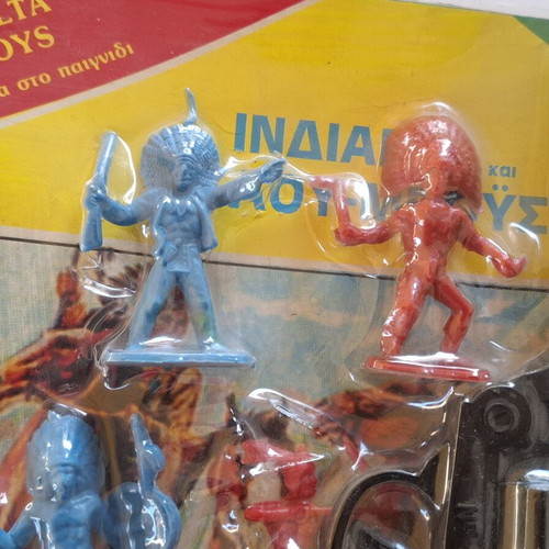 Delta Toys Vintage Indians and Cowboys Plastic Soldiers New