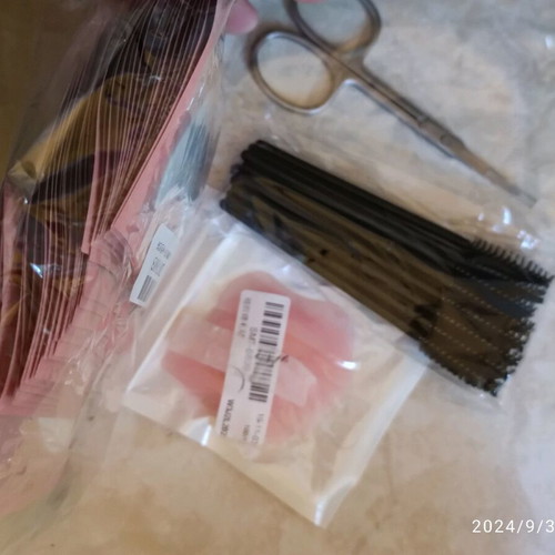 Eyelash equipment set like new with case