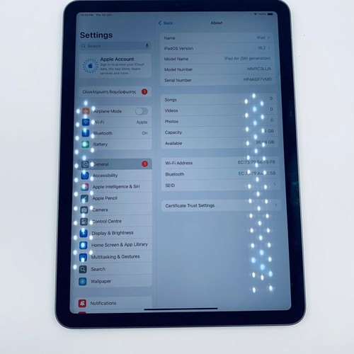 iPad Air 5th Generation 2022 64GB Space Gray Apple used