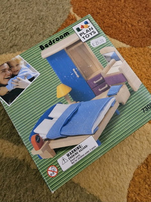 Wooden bedroom miniature toys new