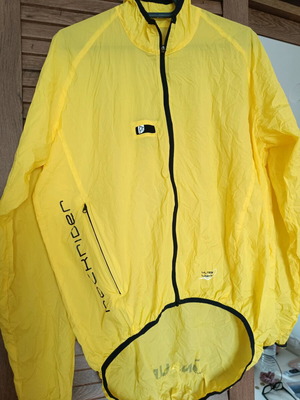 Rockrider men's cycling windbreaker like new ultra light