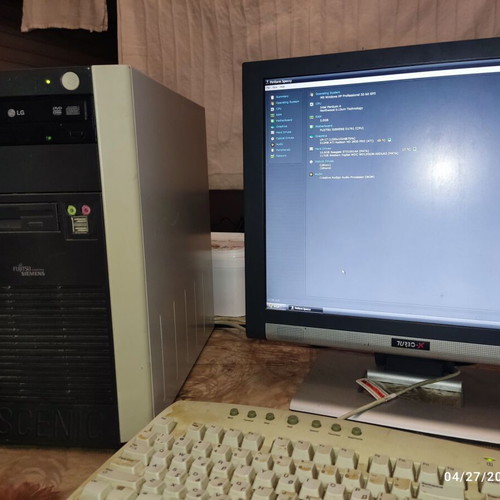 Fujitsu Siemens Scenic P300 retro gaming PC with Windows XP