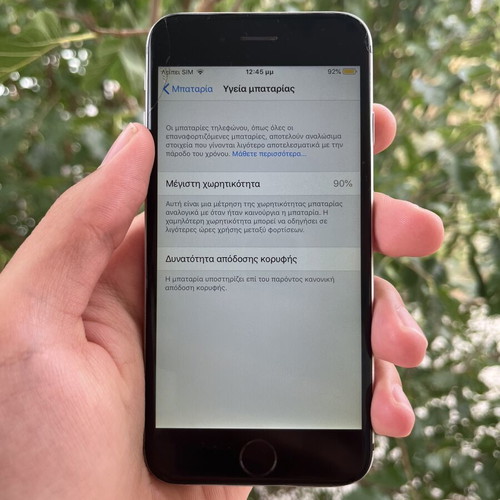 iPhone 6 silver unlocked, like new, 16GB, 90% battery health