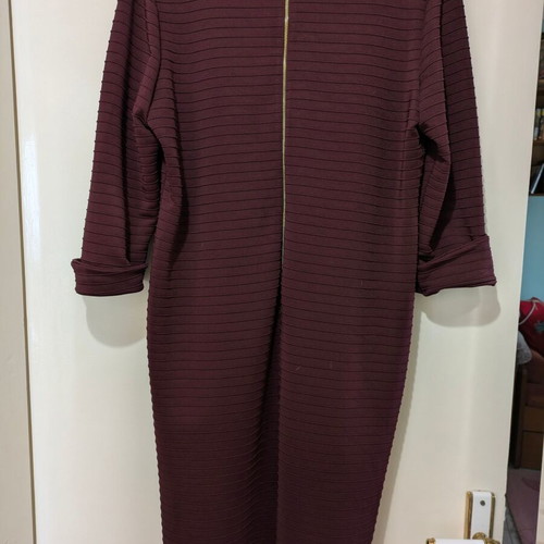 Midi Ossigeno dress with textured burgundy fabric, like new, size L