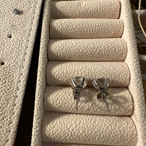 Stud earrings with crystal silver like new