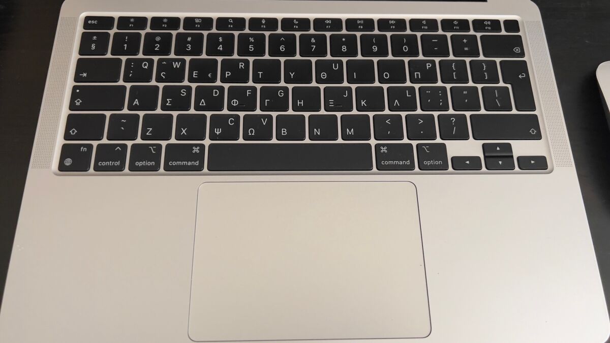Apple MacBook Air M1 like new with… - € 615,00 - Vendora.gr