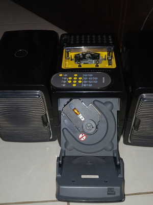 Philips vintage micro hi-fi system with radio, cassette, CD, speakers, remote