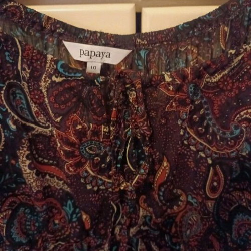 Printed dress transparent like new, size M, red and purple