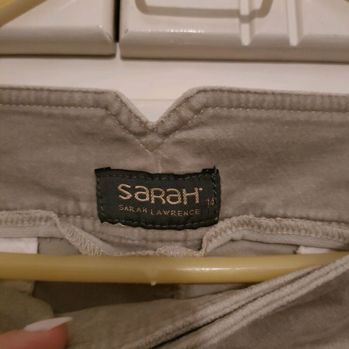 Sarah Lawrence velvet capri pants like new, beige, size 14