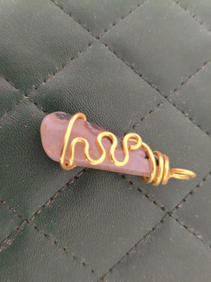 Pendant pink black with gold details like new