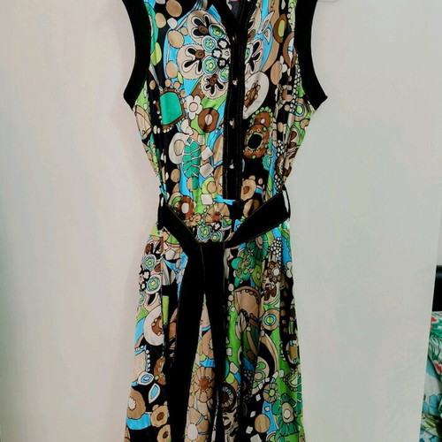 Satin sleeveless dress with collar like new, multicolor size M