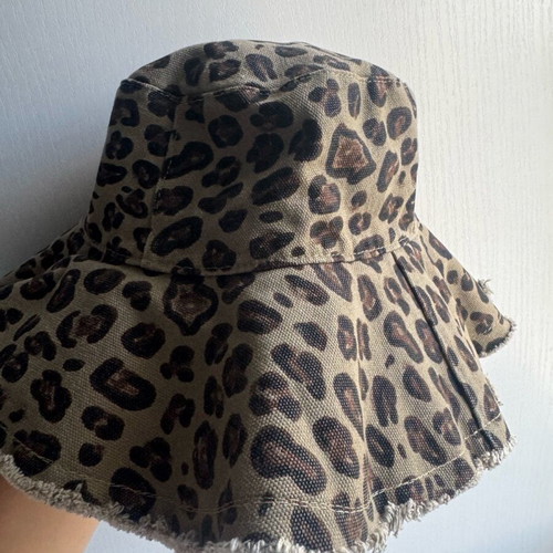 Zara leopard print hat new, size 58
