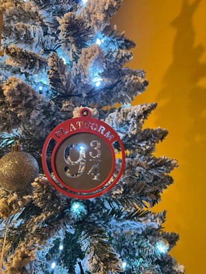 Christmas ornament 9 3/4 Harry Potter new