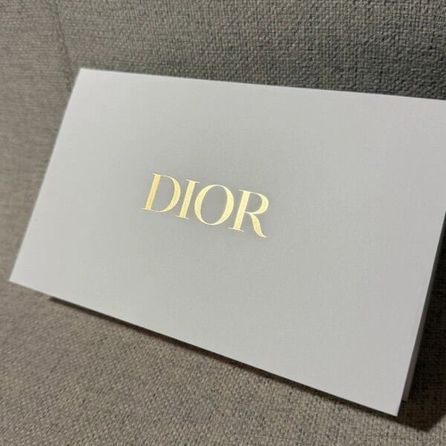 Dior set new with limited edition pouch and festive packaging