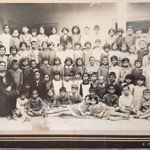 School photograph 1931 used, unknown subjects