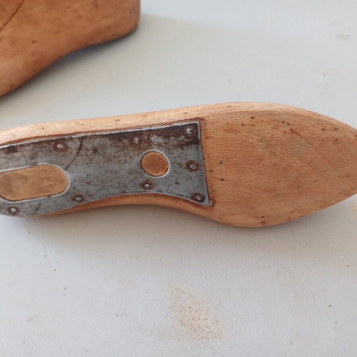 Wooden shoe lasts like new, pair for men and women