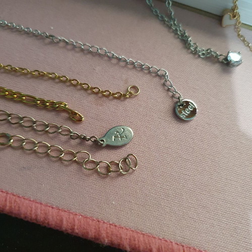 Jewelry set with 5 bracelets and 3 necklaces