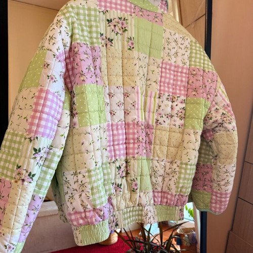Floral patchwork outerwear like new, one size, multicolor