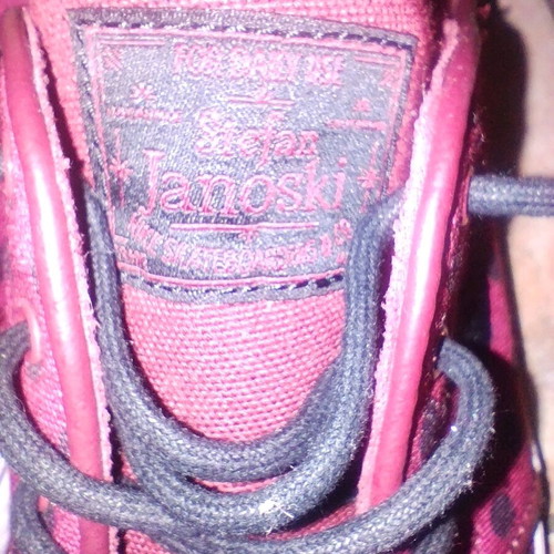 Men's Nike sneakers burgundy like new, size 42