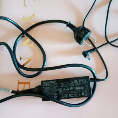HP Screen Adapter series 5524sf like new, 19.5 V