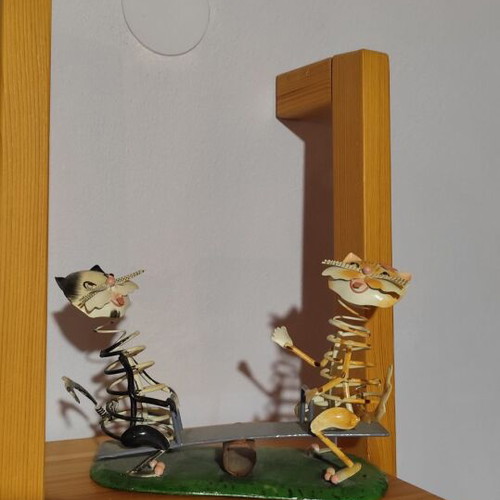 Metal decorative item for children's room like new