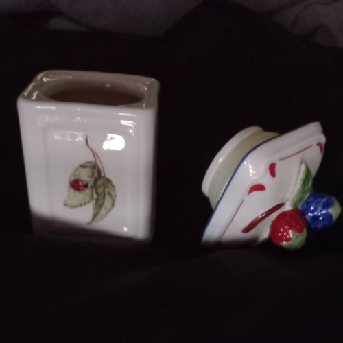 Porcelain box Villeroy and Bosch like new