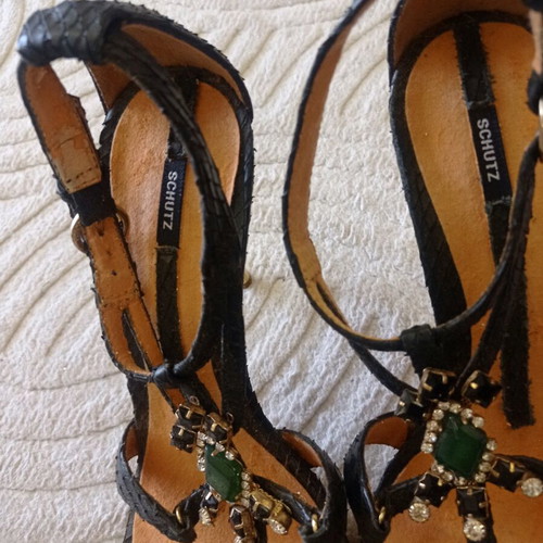 Schutz sandals size 40 leather black and gold new high heels