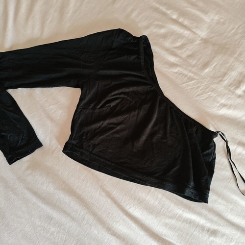 Black crop top one shoulder size S like new