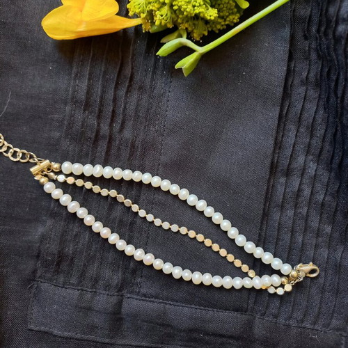 Bracelet pearls used