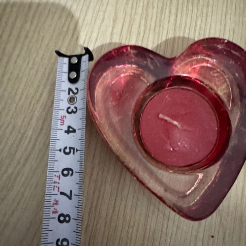 Red heart-shaped tealight holders like new, set of 2