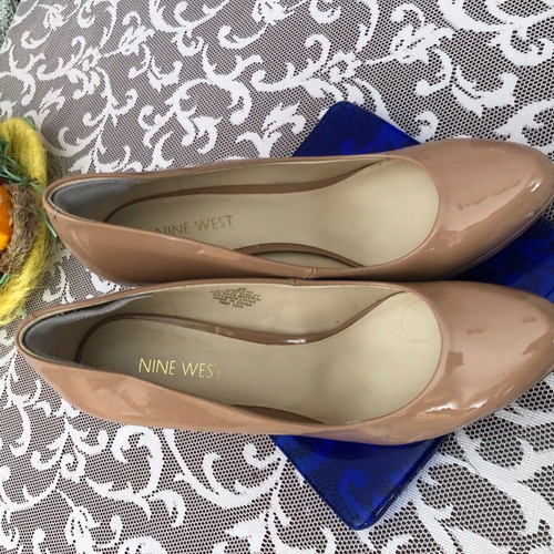 Nine West nude pumps like new, size 38