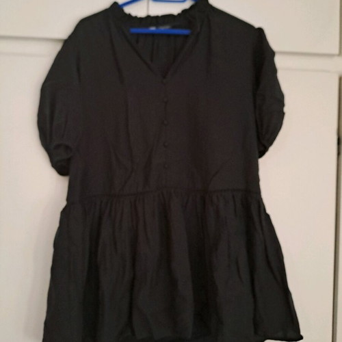 Zara dress black like new, mini and loose fit