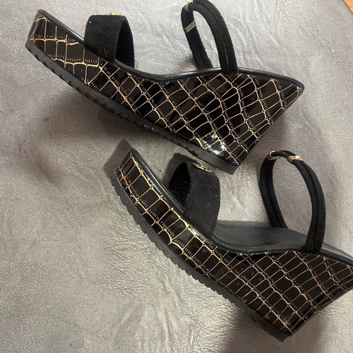 Platform sandals Black & Gold size 39 like new, synthetic suede